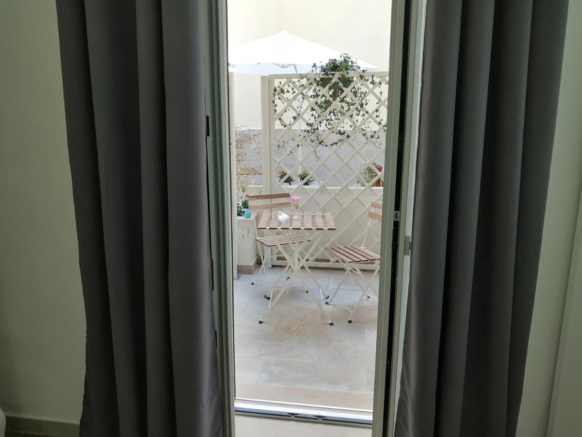 Dimora Fantasia Charme B&B บารี ภายนอก รูปภาพ