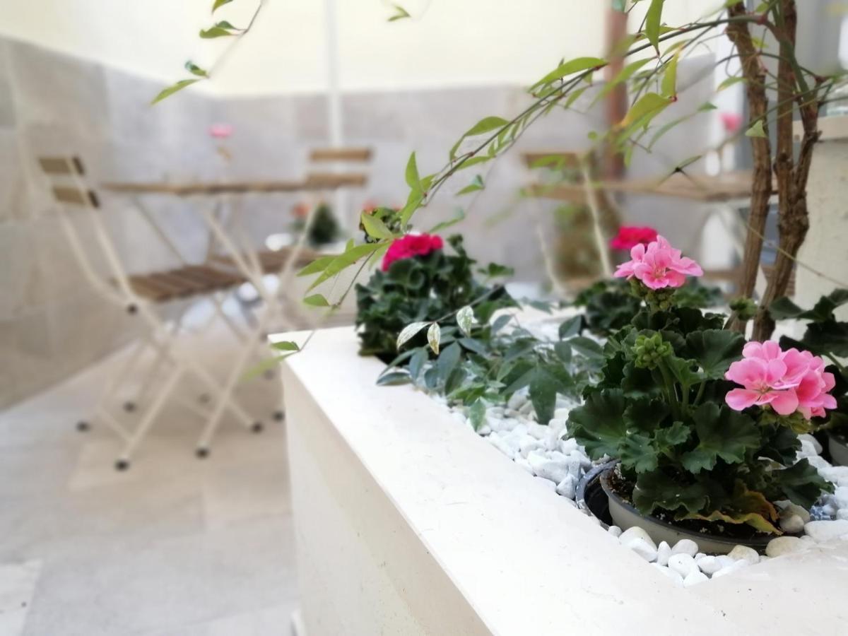 Dimora Fantasia Charme B&B บารี ภายนอก รูปภาพ