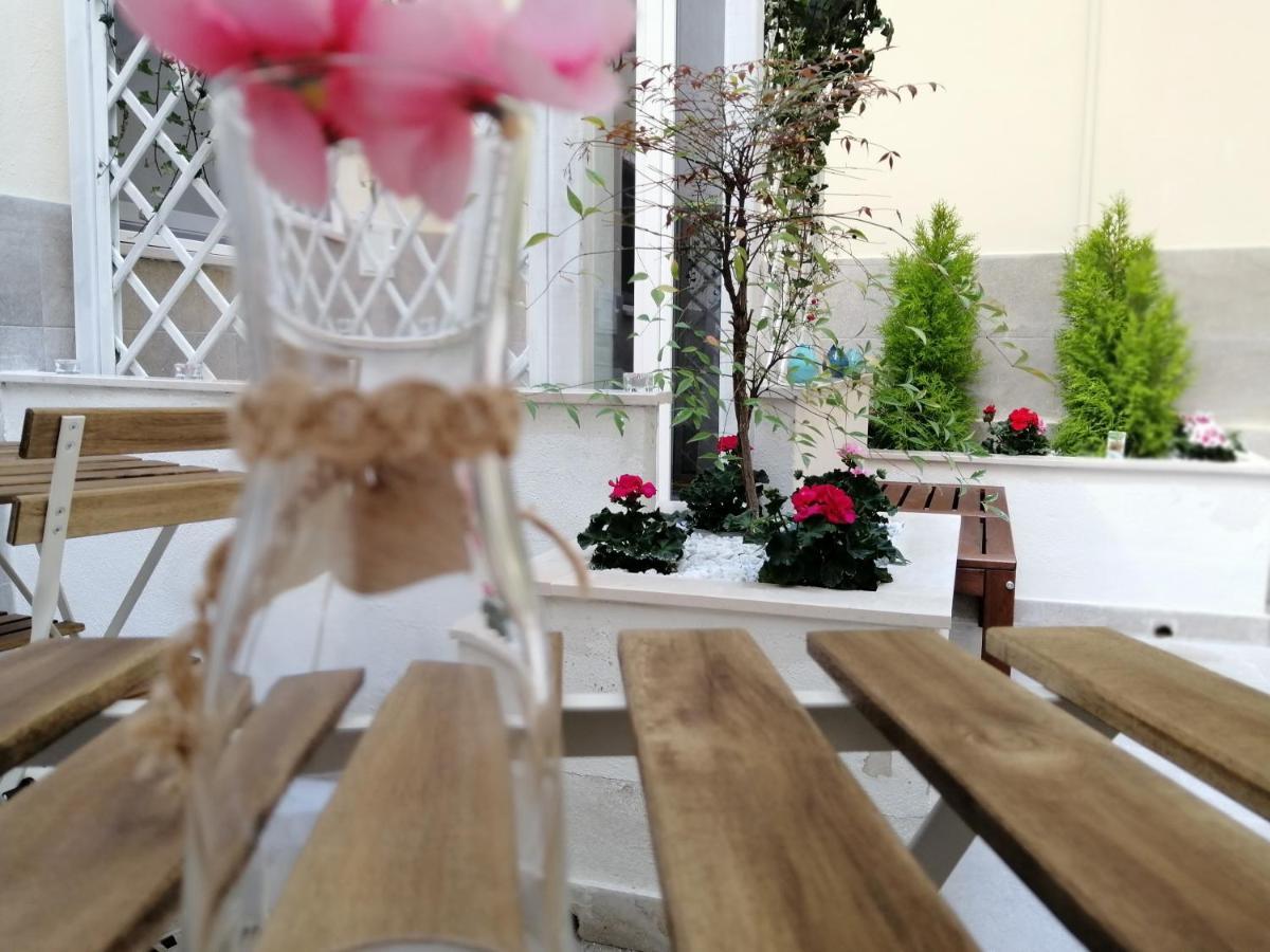 Dimora Fantasia Charme B&B บารี ภายนอก รูปภาพ