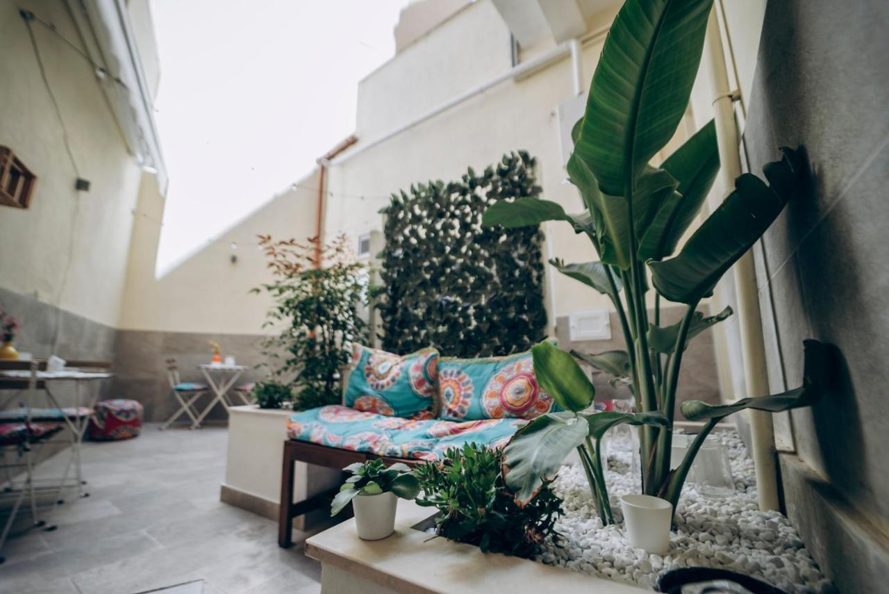 Dimora Fantasia Charme B&B บารี ภายนอก รูปภาพ