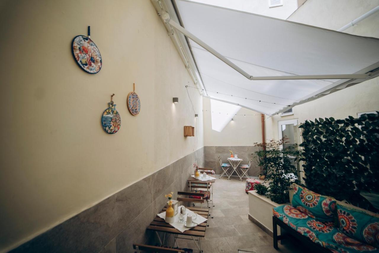 Dimora Fantasia Charme B&B บารี ภายนอก รูปภาพ