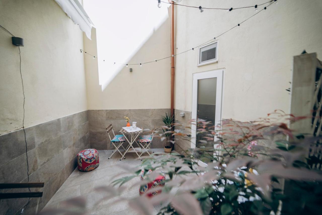 Dimora Fantasia Charme B&B บารี ภายนอก รูปภาพ